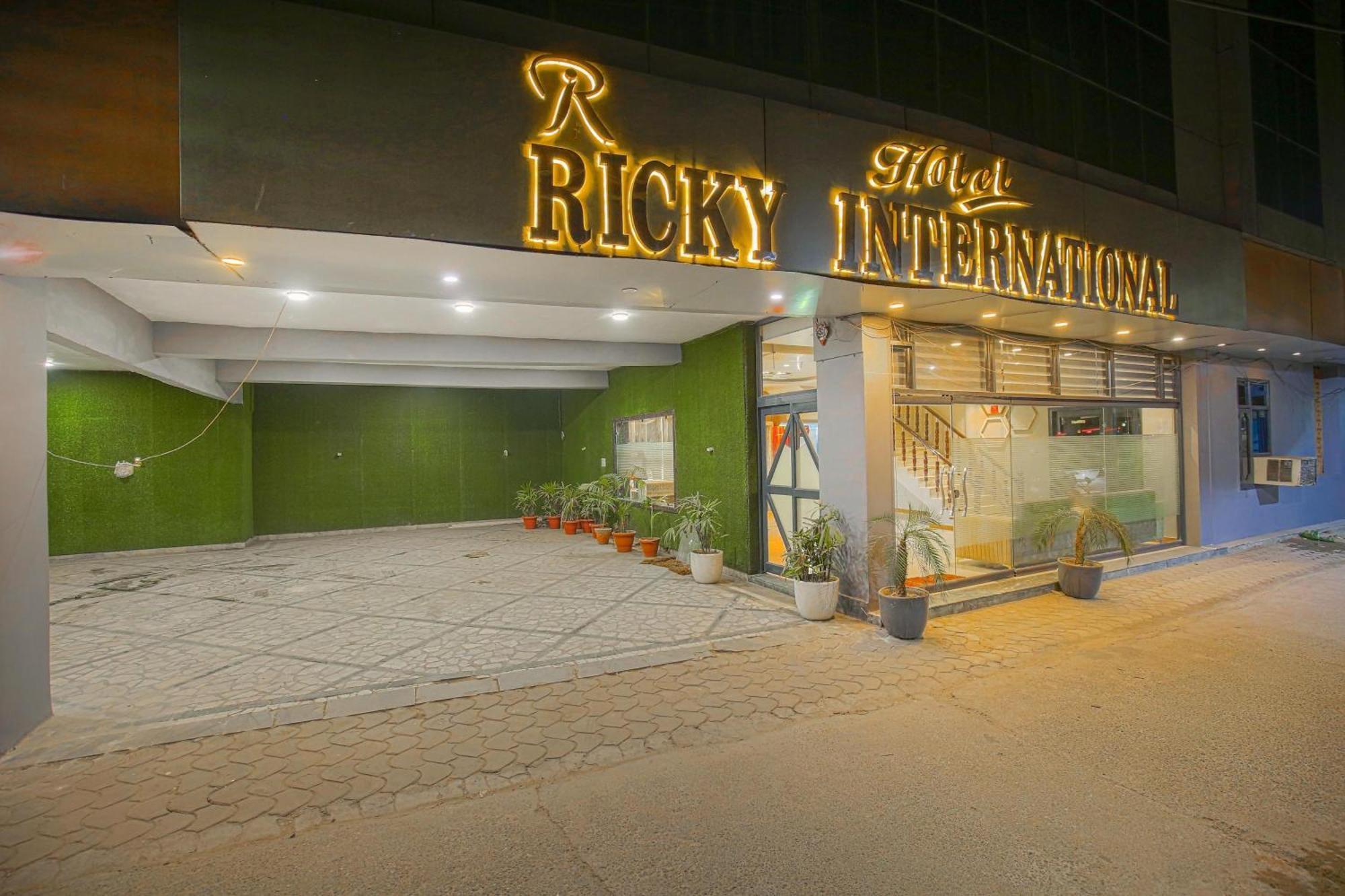 Hotel Ricky By Sahibs Group Amritsar Exterior foto